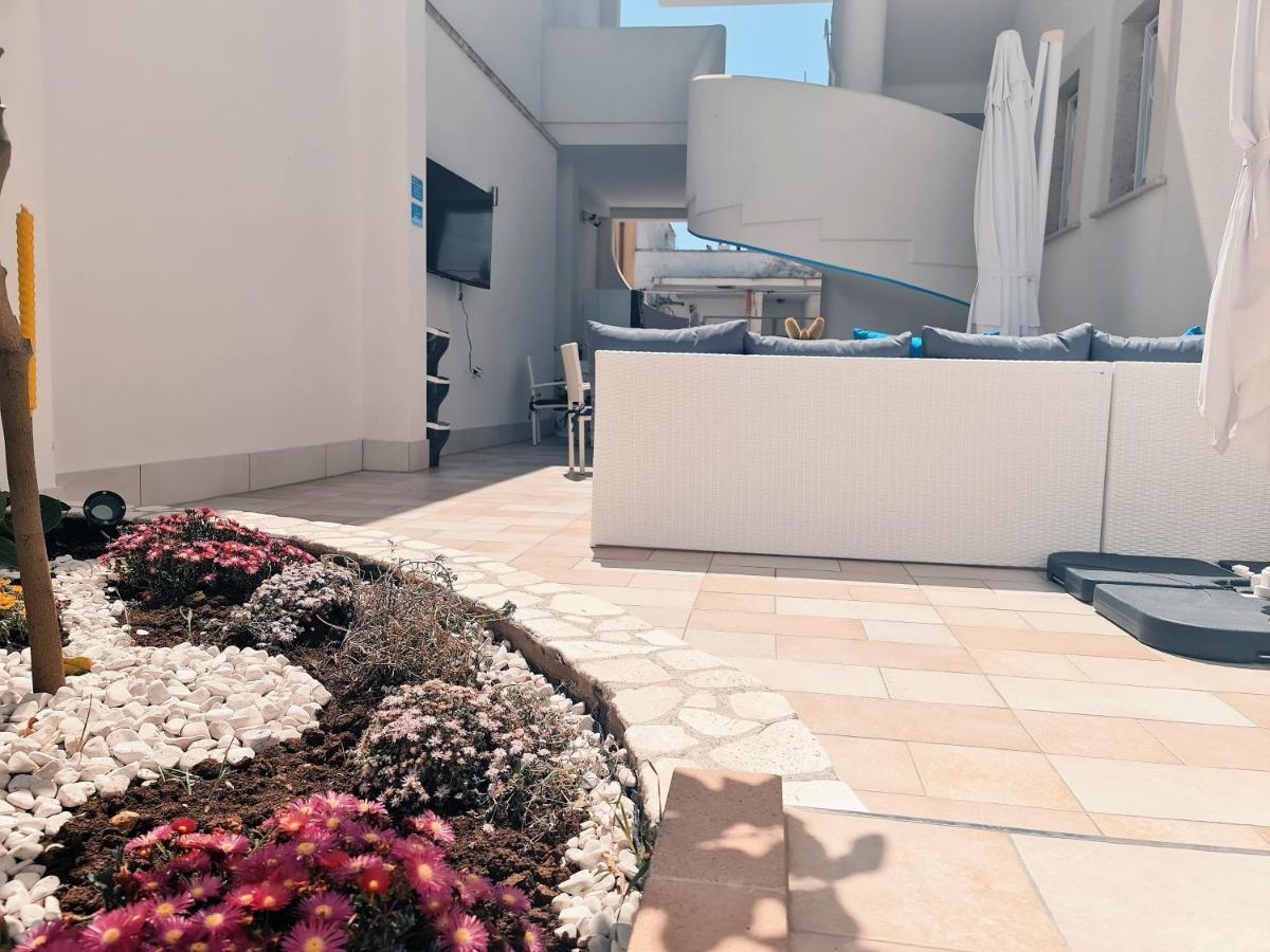Kalinifta Rooms Apartment Torre Lapillo Kültér fotó