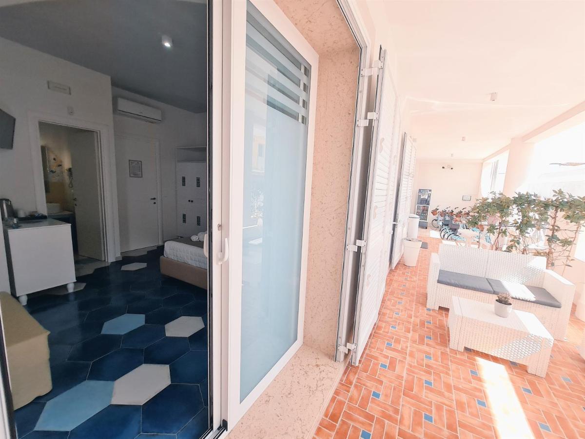 Kalinifta Rooms Apartment Torre Lapillo Kültér fotó